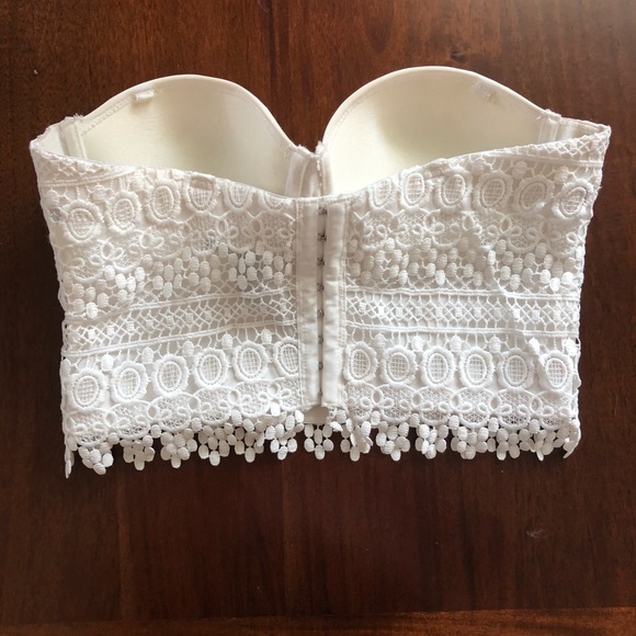 White crop top with lace detail - Picture 3 of 8
